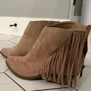 Size 7 Soda Tan Suede Fridge Booties